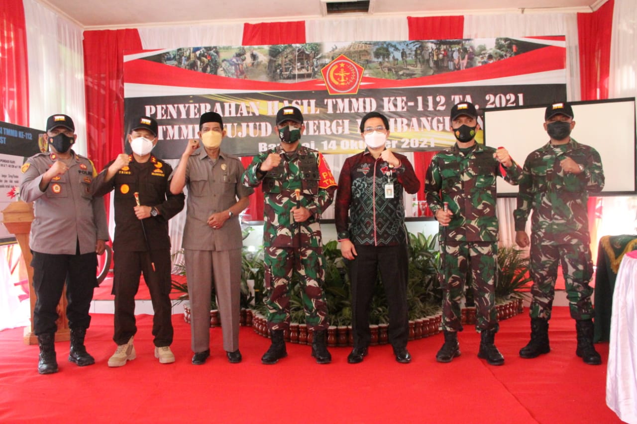 TNI Manunggal Membangun Desa (TMMD) Reguler Ke 112 Kodim 1002HST (Poskota.Net/Dok Ist)