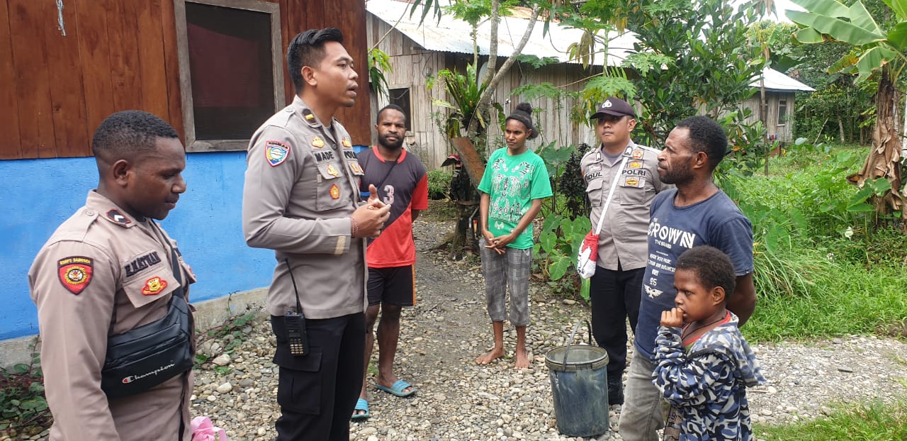 Bangun Komunikasi Yang Baik, Binmas Noken Yahukimo Sambangi Tokoh Masyarkat Suku Hubla | foto: bid humas polda papua