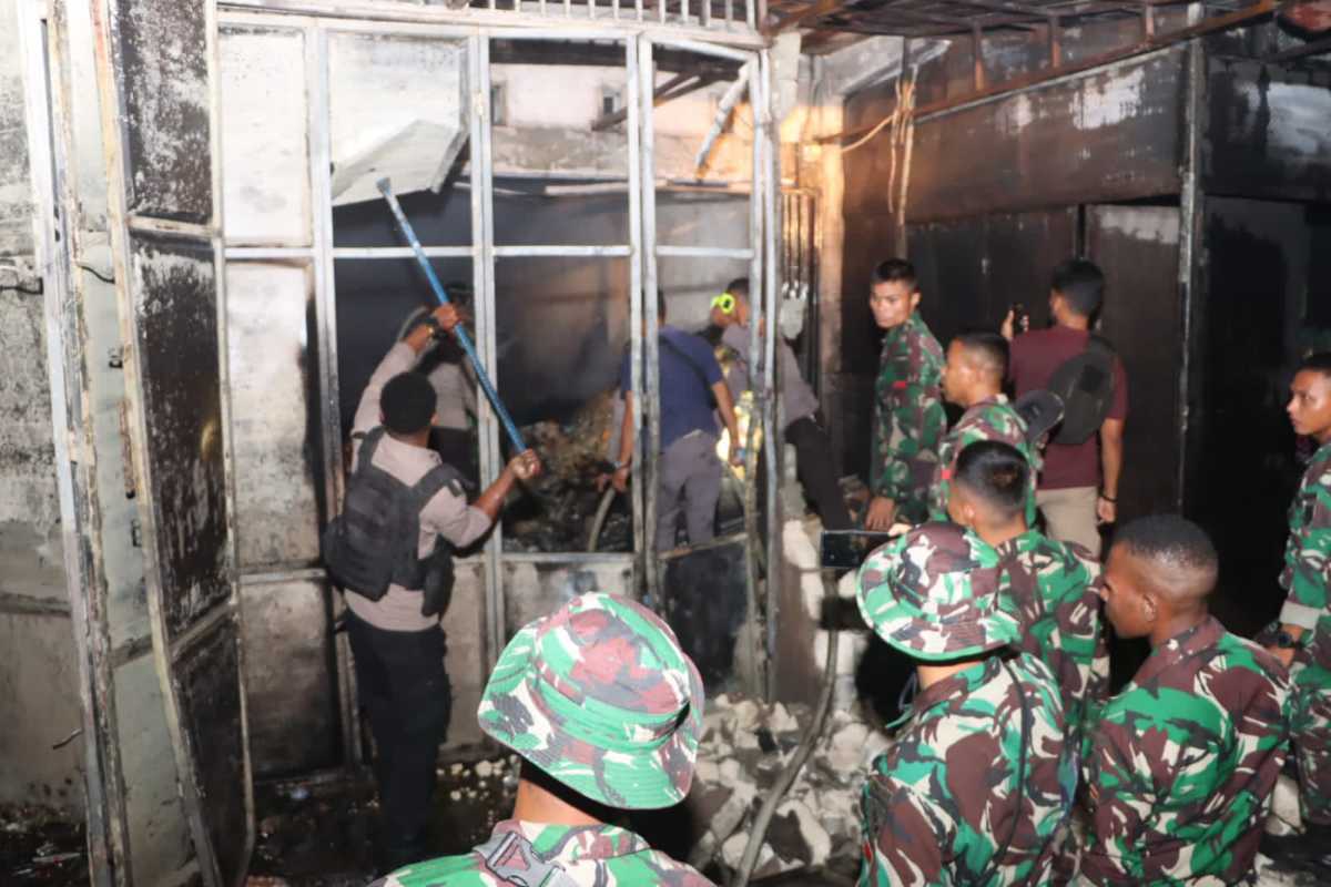 Kebakaran yang terjadi di Pasar Baru Sentani Kabupaten Jayapura tidak memakan korban jiwa maupun luka-luka, namun menghanguskan kurang lebih 436 lapak/kios pedangan dan 15 ruko habis terbakar,