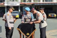 Polresta Cilacap menggelar upacara serah terima jabatan (sertijab) bagi sejumlah perwira, Kamis 19 September 2024. Acara yang dipimpin oleh Kapolresta Cilacap Kombes Pol Dr Ruruh Wicaksono, S.I.K, S.H, M.H