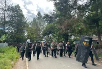 Hingga hari ini dan pihak keamanan masih bersiaga di tempat kejadian. “korban meninggal dunia saat ini sudah berjumlah 5 orang, 2 orang dari masyarakat lany jaya dan 3 orang dari masyarakat Nduga, Selain itu terdapat pula 25 masyarkat lany jaya mengalami luka-luka